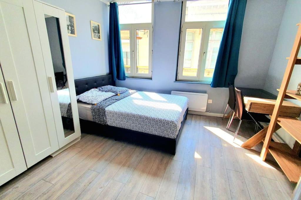 Appartement Hypercentre 301 +Wifi+Independant+ Cuisine Toilette Salle De Bain Privative Valenciennes Kültér fotó